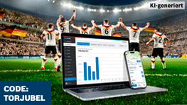 Ein Laptop und ein Smartphone mit Grafiken stehen auf dem Rasen, während jubelnde Fußballspieler im Hintergrund stehen.