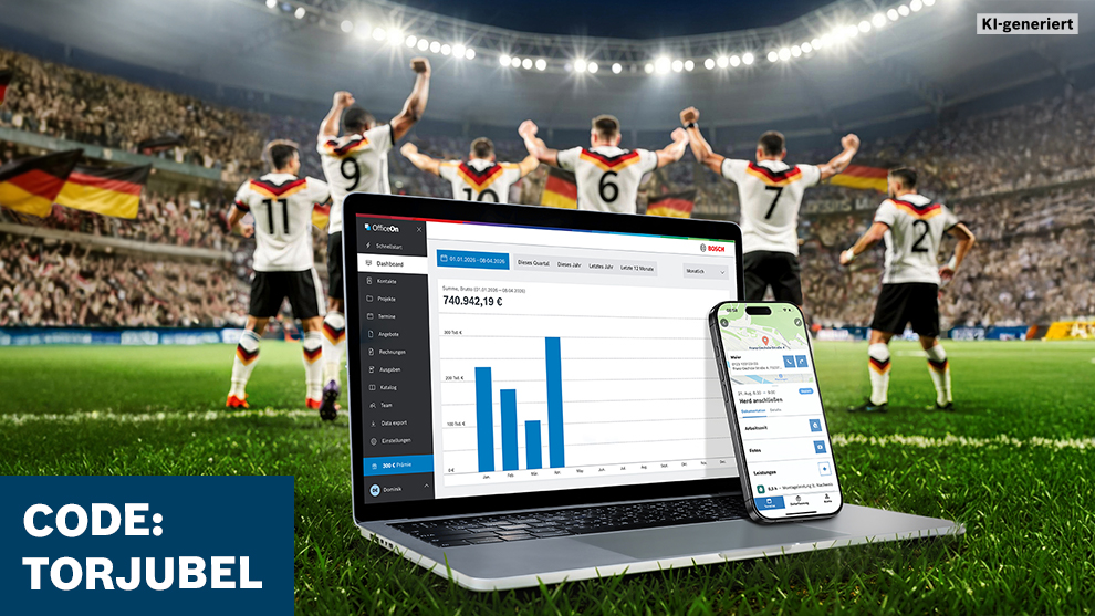 Ein Laptop und ein Smartphone zeigen eine Diagrammanzeige, während im Hintergrund jubelnde Fußballspieler zu sehen sind. Die Spieler tragen weiße Trikots mit schwarzen und roten Details. Die Stadionkulisse zeigt grüne Rasenfläche und eine jubelnde Menge. Links steht der Text "CODE: TORJUBEL".